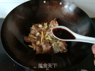 红烧鲶鱼的做法步骤：5