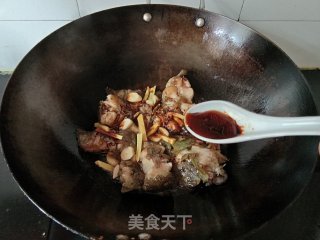 红烧鲶鱼的做法步骤：7