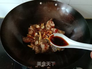红烧鲶鱼的做法步骤：8