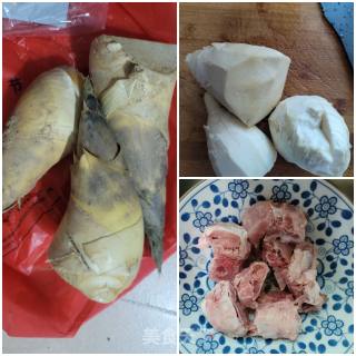 猪骨马蹄笋汤的做法步骤：1
