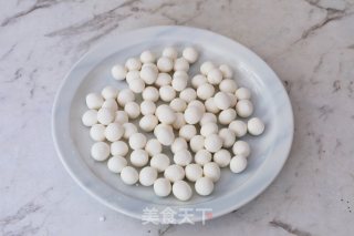 高颜值美味的红糖珍珠圆子~的做法步骤：2