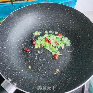 五花肉炒包菜的做法步骤：4