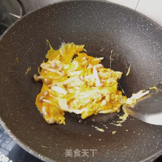 白玉菇滑蛋的做法步骤：11