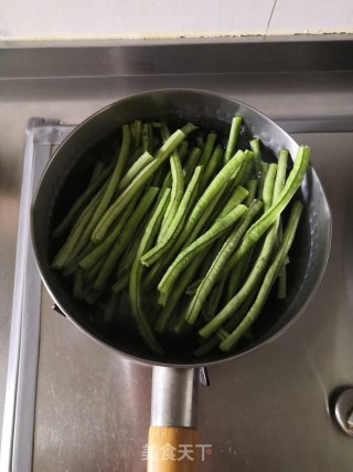 豇豆肉包的做法步骤：3