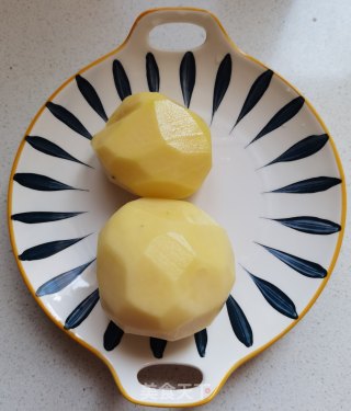 凉拌土豆窝窝的做法步骤：1