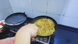 肉丝炒面的做法步骤：16