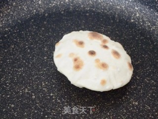 饺子皮口袋饼丨别小瞧饺子皮！它可不是用来包饺子的~的做法步骤：1