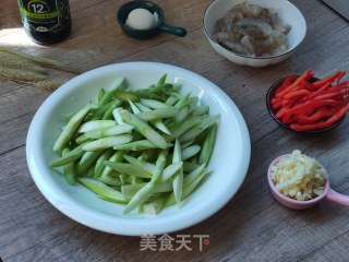 芦笋炒虾仁的做法步骤：2