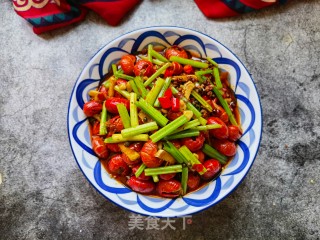 小米椒芹菜炒虾尾的做法步骤：17
