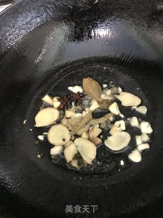 土豆胡萝卜炖牛腩的做法步骤：4