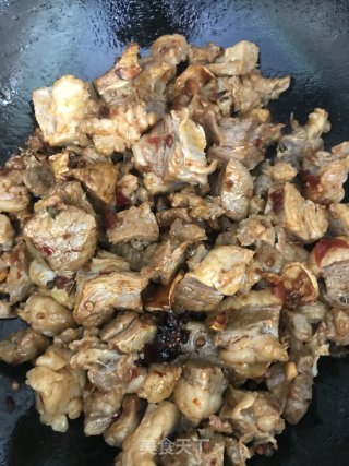 土豆胡萝卜炖牛腩的做法步骤：6