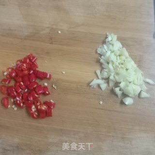 酸辣娃娃菜的做法步骤：2