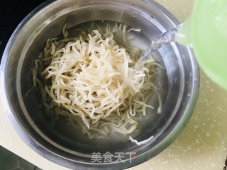 炝拌芥菜丝的做法步骤：1