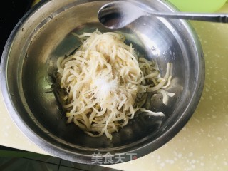 炝拌芥菜丝的做法步骤：2