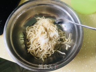 炝拌芥菜丝的做法步骤：3