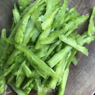 苦瓜洋葱炒蛋的做法步骤：4
