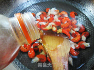 酱香龙虾尾的做法步骤：2