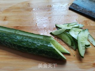 水煮黄瓜的做法步骤：1