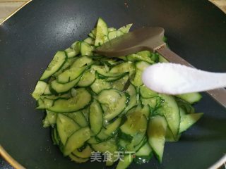 水煮黄瓜的做法步骤：3