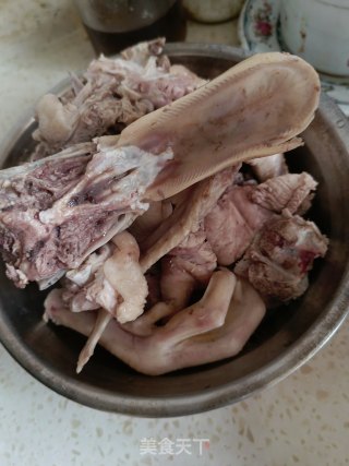 魔芋烧鸭的做法步骤：1