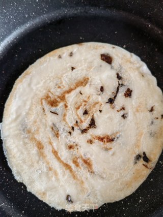 梅干菜饼的做法步骤：2