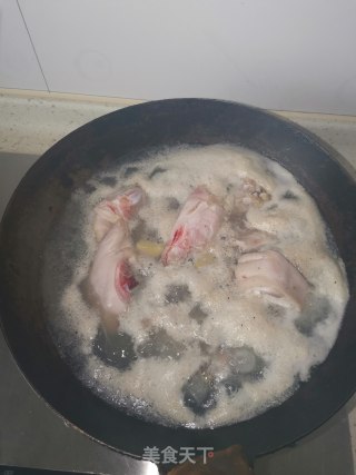 香辣猪蹄的做法步骤：2