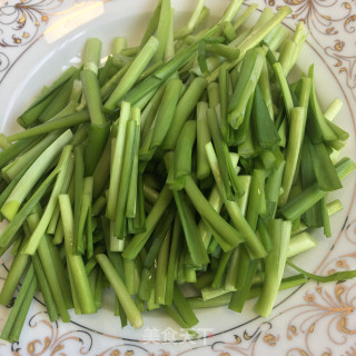 香干炒韭菜的做法步骤：1