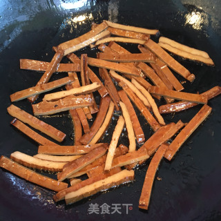 香干炒韭菜的做法步骤：4