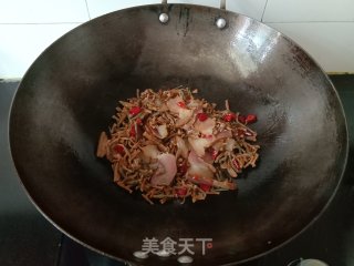 干豆角炒腊肉的做法步骤：5