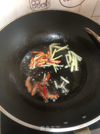 酸菜炒牛肉的做法步骤：4