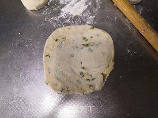 葱油饼的做法步骤：9