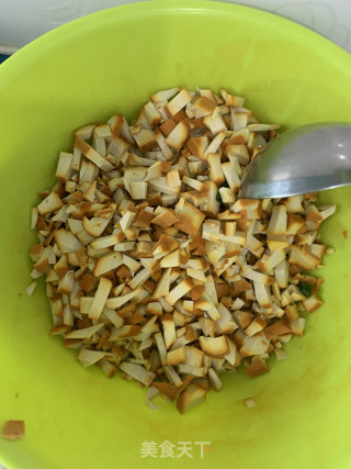 团子—豆腐干肉末榨菜馅的做法步骤：3