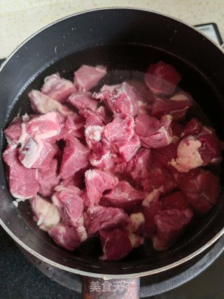 香菜牛肉的做法步骤：1