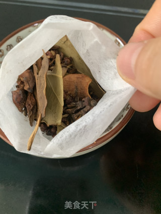 卤水牛腱的做法步骤：3