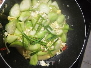 经济实惠好吃得连汤汁都不剩的丝瓜炒鸡蛋的做法步骤：8
