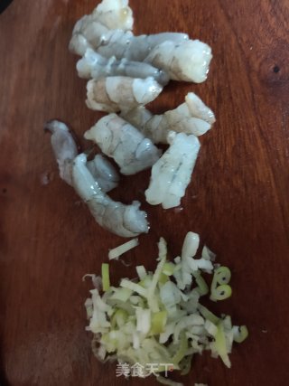 虾仁烩丝瓜的做法步骤：2
