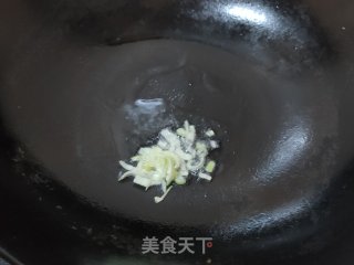 虾仁烩丝瓜的做法步骤：4