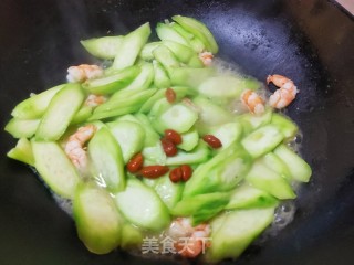 虾仁烩丝瓜的做法步骤：8