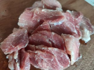 青椒木耳炒肉片的做法步骤：1