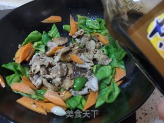 青椒木耳炒肉片的做法步骤：11