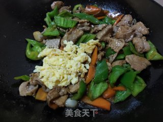 青椒木耳炒肉片的做法步骤：12