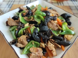 青椒木耳炒肉片的做法步骤：19