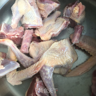 菌菇排骨炖老鸽的做法步骤：3