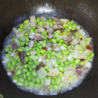 五花肉焖黄豆的做法步骤：11