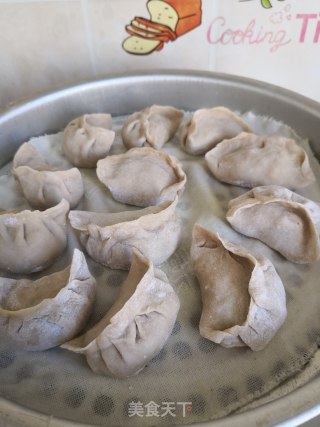 油菜香菇鸡蛋馅儿蒸饺。的做法步骤：17