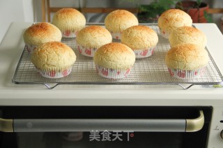 百吃不腻中种菠萝包，自然开裂，经典酥皮菠萝包！的做法步骤：16