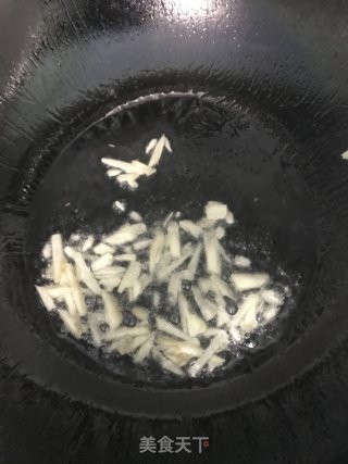秋葵炒鸡蛋的做法步骤：4
