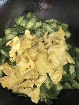 秋葵炒鸡蛋的做法步骤：6