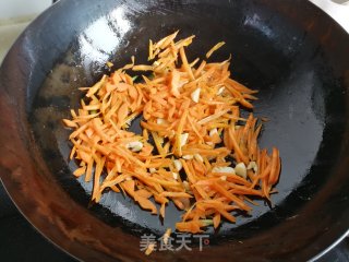 胡萝卜炒土豆丝的做法步骤：3