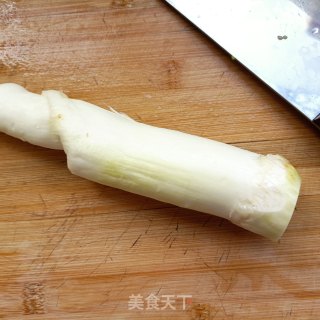 肉末蟹味菇炒茭白的做法步骤：1